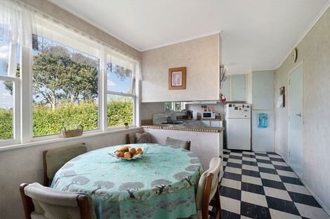 Photo of property in 23 Buscomb Avenue, Henderson, Auckland, 0610