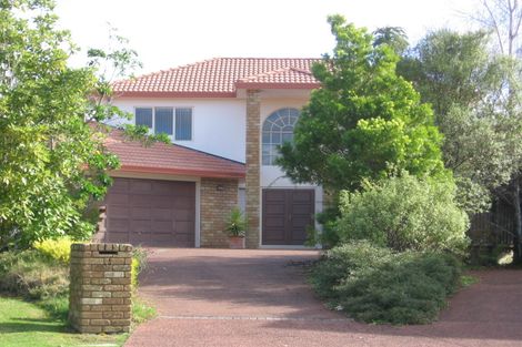 Photo of property in 33 Connemara Court, West Harbour, Auckland, 0618