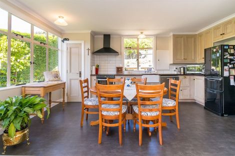 Photo of property in 1 Saint Ronans Road, Macandrew Bay, Dunedin, 9077