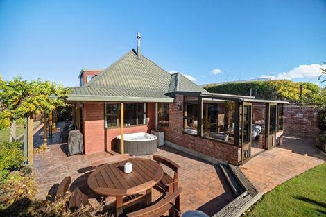 Photo of property in 18 Inverness Crescent, Arrowtown, 9302