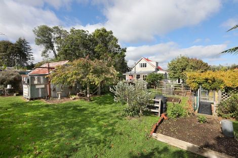 Photo of property in 6 Edwards Street, Kimbolton, Feilding, 4777