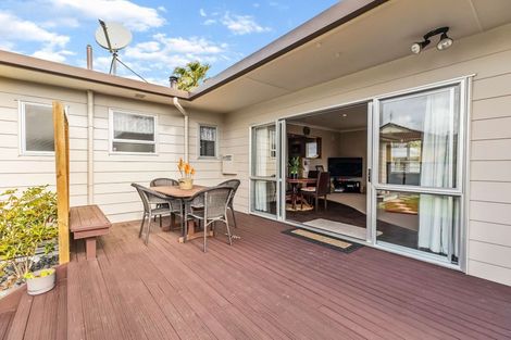 Photo of property in 14 Harbour Crest Drive, Waiuku, 2123