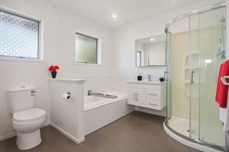 Photo of property in 1/78 Bentley Avenue, Glenfield, Auckland, 0629