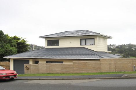 Photo of property in 29 Stewart Drive, Newlands, Wellington, 6037