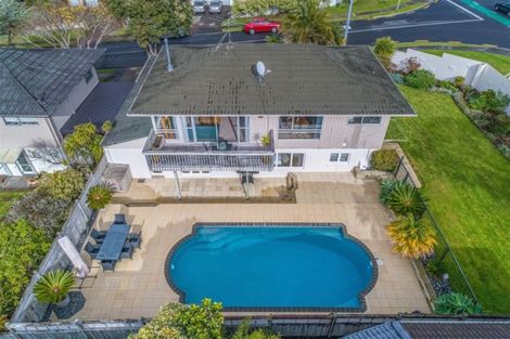 Photo of property in 1/371 East Coast Road, Mairangi Bay, Auckland, 0630