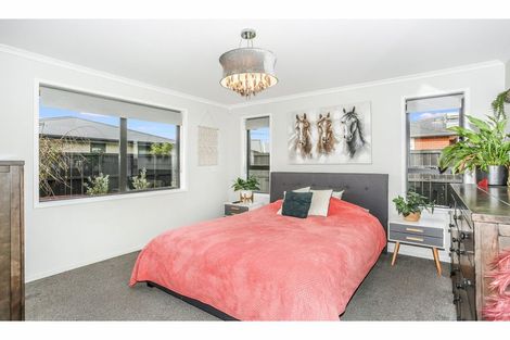 Photo of property in 22 Kauri Drive, Waiuku, 2123