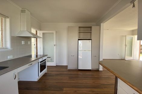 Photo of property in 1/760 Beach Road, Browns Bay, Auckland, 0630