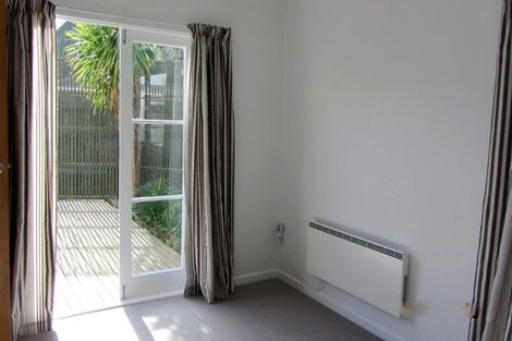 Photo of property in 18 Saulbrey Grove, Woburn, Lower Hutt, 5010