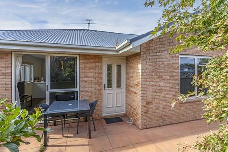 Photo of property in 138a Matsons Avenue, Papanui, Christchurch, 8053