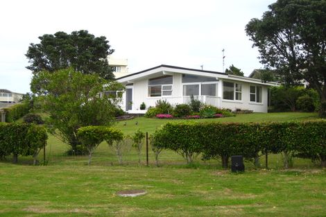 Photo of property in 83 Pacific Parade, Army Bay, Whangaparaoa, 0930