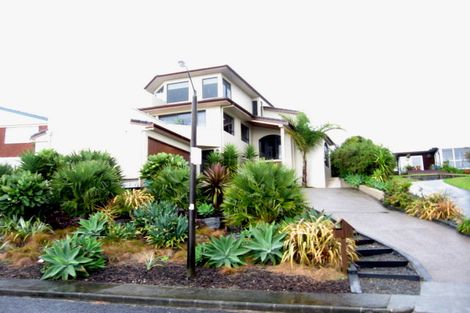 Photo of property in 11 Chilton Place, Howick, Auckland, 2014