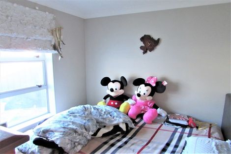 Photo of property in 15 Speldhurst Grove, Stokes Valley, Lower Hutt, 5019