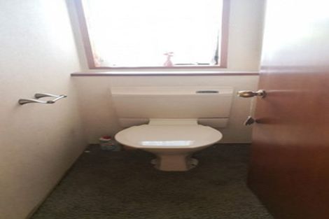 Photo of property in 34a Mark Edward Drive, Half Moon Bay, Auckland, 2012