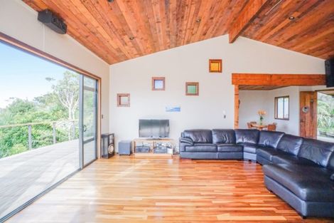 Photo of property in 209 Piha Road, Piha, New Lynn, 0772