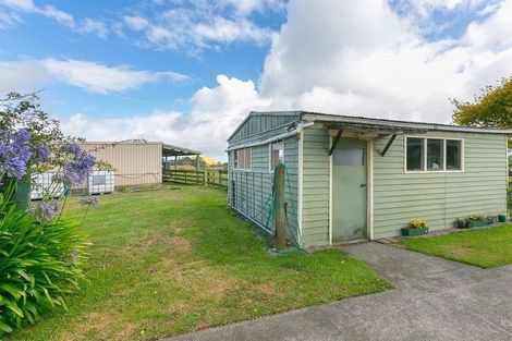 Photo of property in 15 Alfred Road, Egmont Village, New Plymouth, 4371