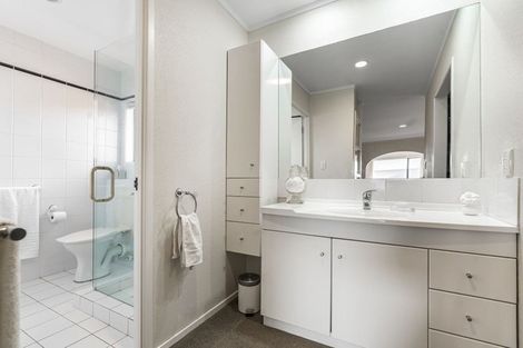 Photo of property in 30 Onetaunga Road, Chatswood, Auckland, 0626