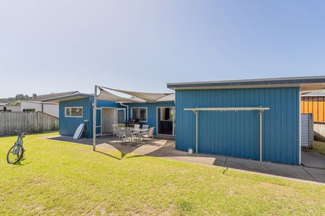 Photo of property in 113 Sands Crescent, Matarangi, Whitianga, 3592
