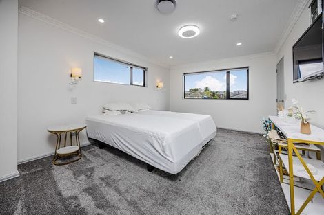 Photo of property in 29a Plumley Crescent, Mangere, Auckland, 2022