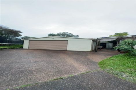Photo of property in 10 Barron Drive, Green Bay, Auckland, 0604