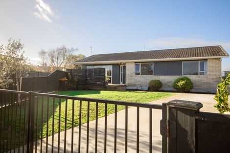 Photo of property in 32 Palliser Place, Milson, Palmerston North, 4414