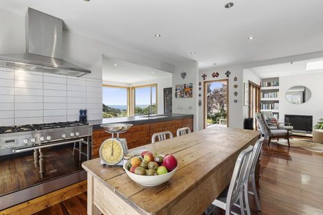 Photo of property in 18 Kapekape Place, Pukerua Bay, 5026