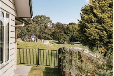 Photo of property in 40 Richardson Road, Omokoroa, 3114