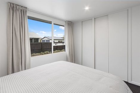 Photo of property in 8b Queenspark Drive, Parklands, Christchurch, 8083