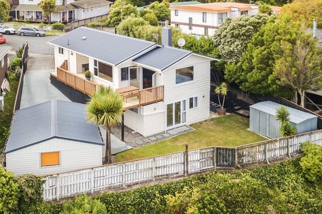 Photo of property in 8 Ash Grove, Ranui, Porirua, 5024