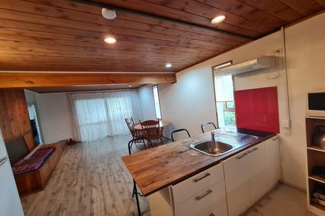 Photo of property in 15 Noeleen Street, Glenfield, Auckland, 0629