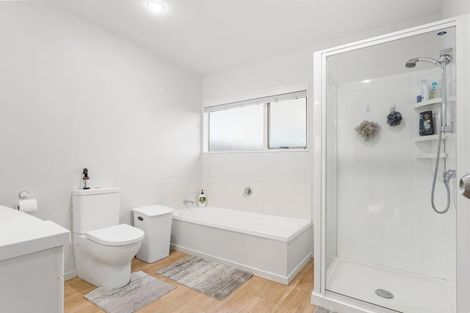 Photo of property in 90 Tauranga Place, Orewa, 0931