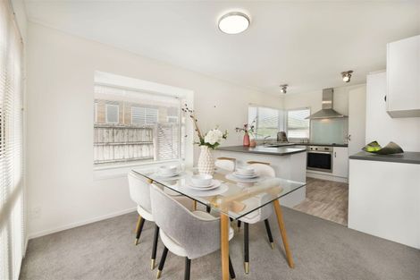 Photo of property in 25 Heversham Place, Glendene, Auckland, 0602