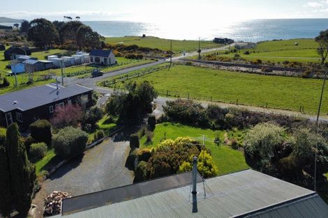 Photo of property in 27 Newcastle Street, Hampden, 9410