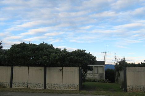 Photo of property in 8 Moana Street, Otaki Beach, Otaki, 5512