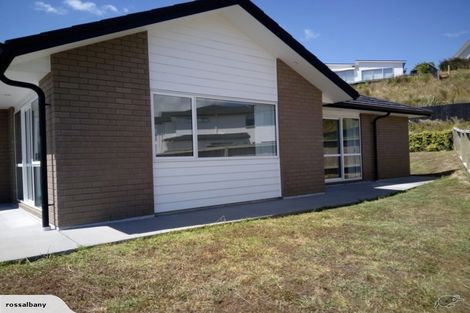 Photo of property in 5 Ruth Craig Place, Stanmore Bay, Whangaparaoa, 0932