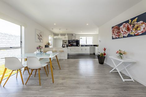 Photo of property in 3 Sandrine Avenue, Clover Park, Auckland, 2019