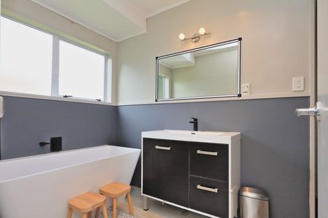 Photo of property in 6 Azimuth Place, Flagstaff, Hamilton, 3210