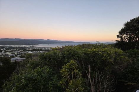 Photo of property in 35 Acacia Avenue, Maungaraki, Lower Hutt, 5010