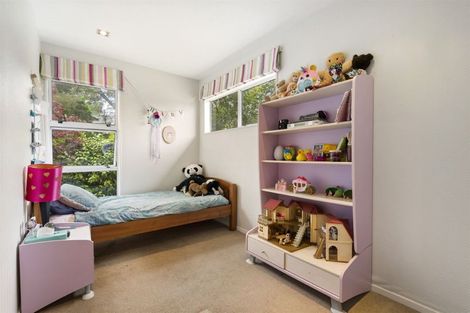 Photo of property in 3 Augusta Place, Forrest Hill, Auckland, 0620