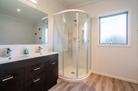 Photo of property in 21 Okarito Avenue, Levin, 5510