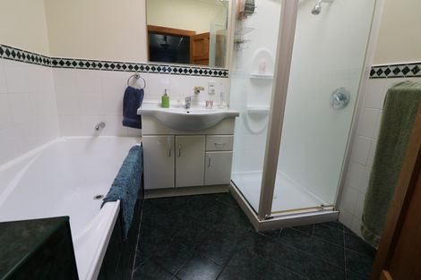 Photo of property in 3 Handley Place, Glen Avon, New Plymouth, 4312