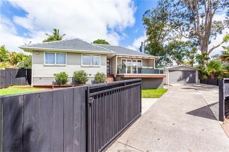 Photo of property in 15 Cajero Place, Green Bay, Auckland, 0604