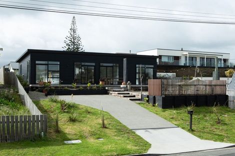 Photo of property in 44 Moana Street, Otaki Beach, Otaki, 5512