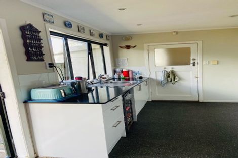 Photo of property in 122 Mahia Road, Wattle Downs, Auckland, 2103