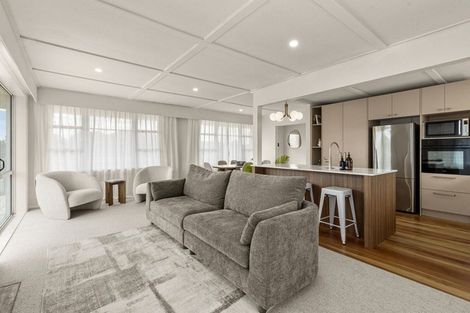 Photo of property in 1 Galt Street, Hawera, 4610