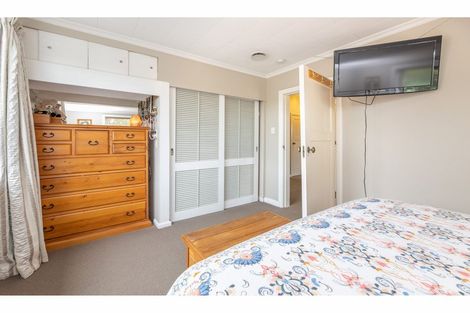 Photo of property in 11 Pannell Avenue, Wainoni, Christchurch, 8061