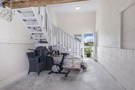 Photo of property in 2/40 Coronation Road, Hillcrest, Auckland, 0627