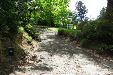 Photo of property in 14 Hobbs Road, Matakatia, Whangaparaoa, 0930