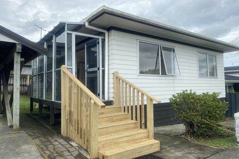 Photo of property in 72 Kirby Street, Glendene, Auckland, 0602