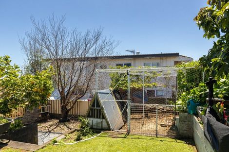 Photo of property in 16 Bulteel Street, New Plymouth, 4310