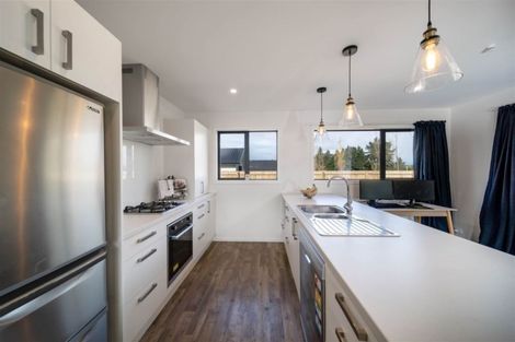 Photo of property in 5 Edna Lane, Lake Hawea, Wanaka, 9382